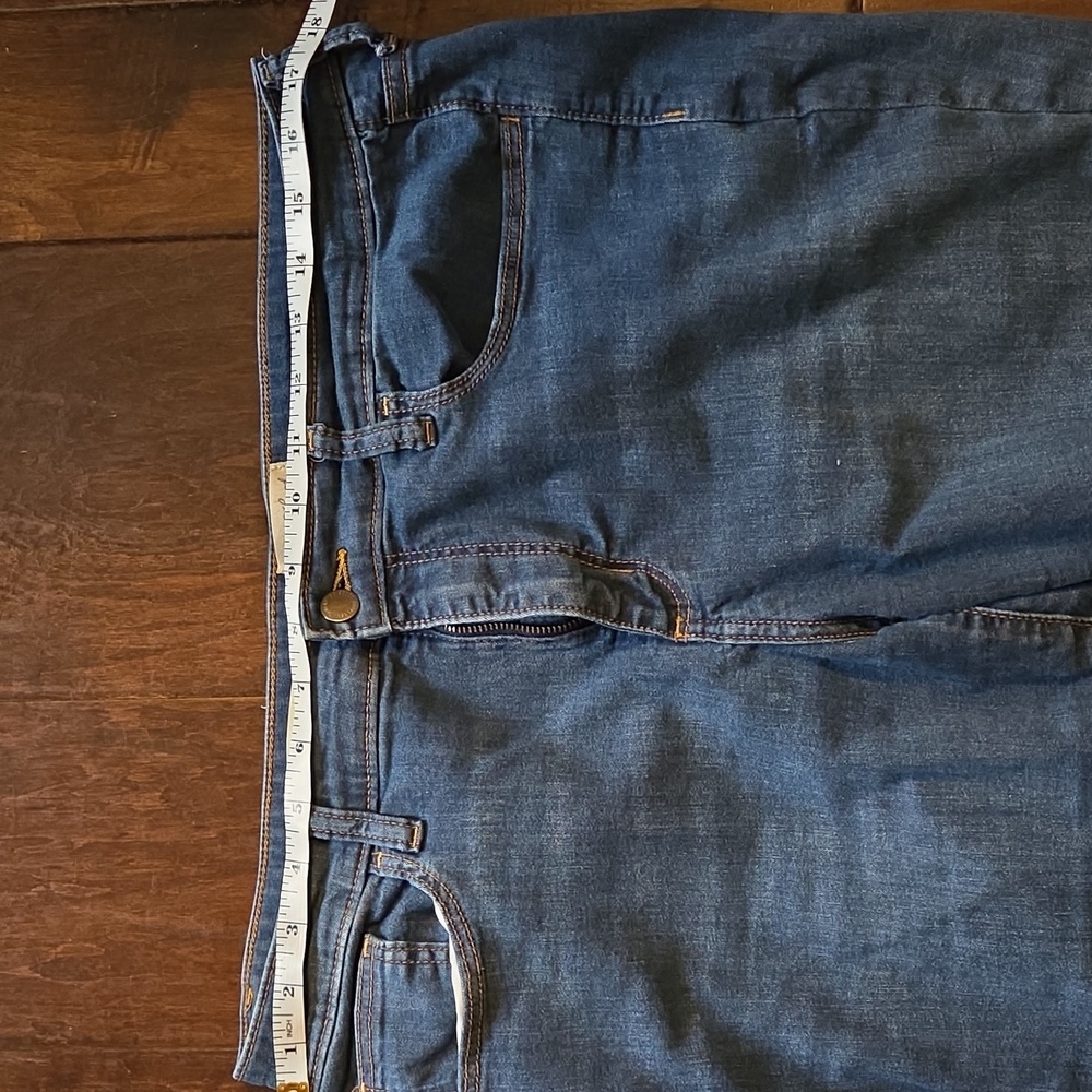 Universal Thread Jeans - Picture 3 of 4